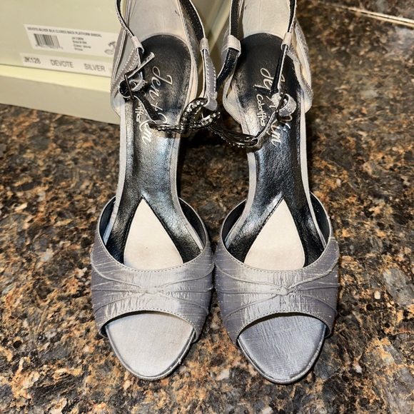 Jen and Kim Shoes - Elegant Jen and Kim Silver Women's Heels